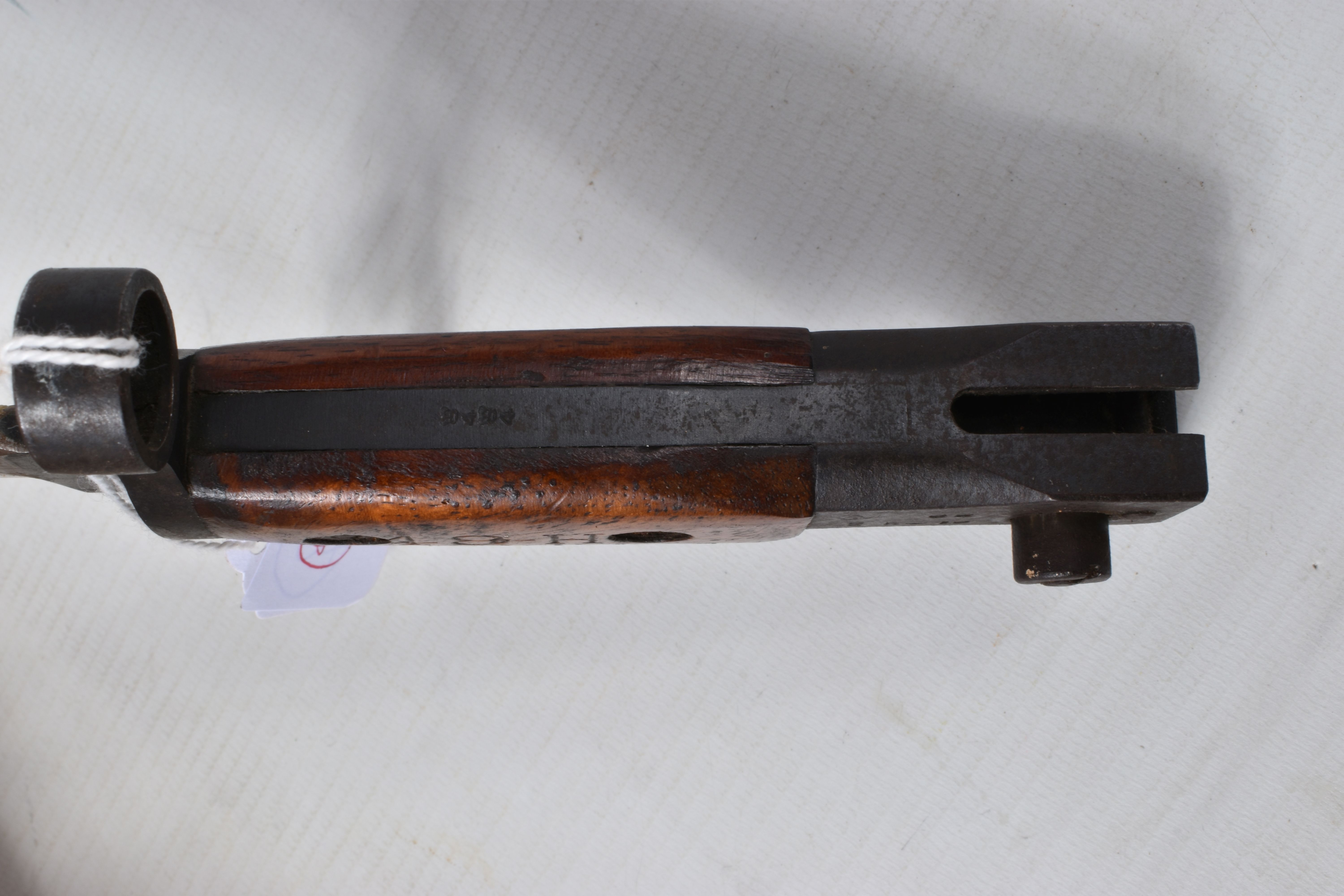 A 1907 PATTERN CANADIAN ROSS RIFLE BAYONET, the blade us unmarked but the handle has 48-H on one - Image 14 of 16