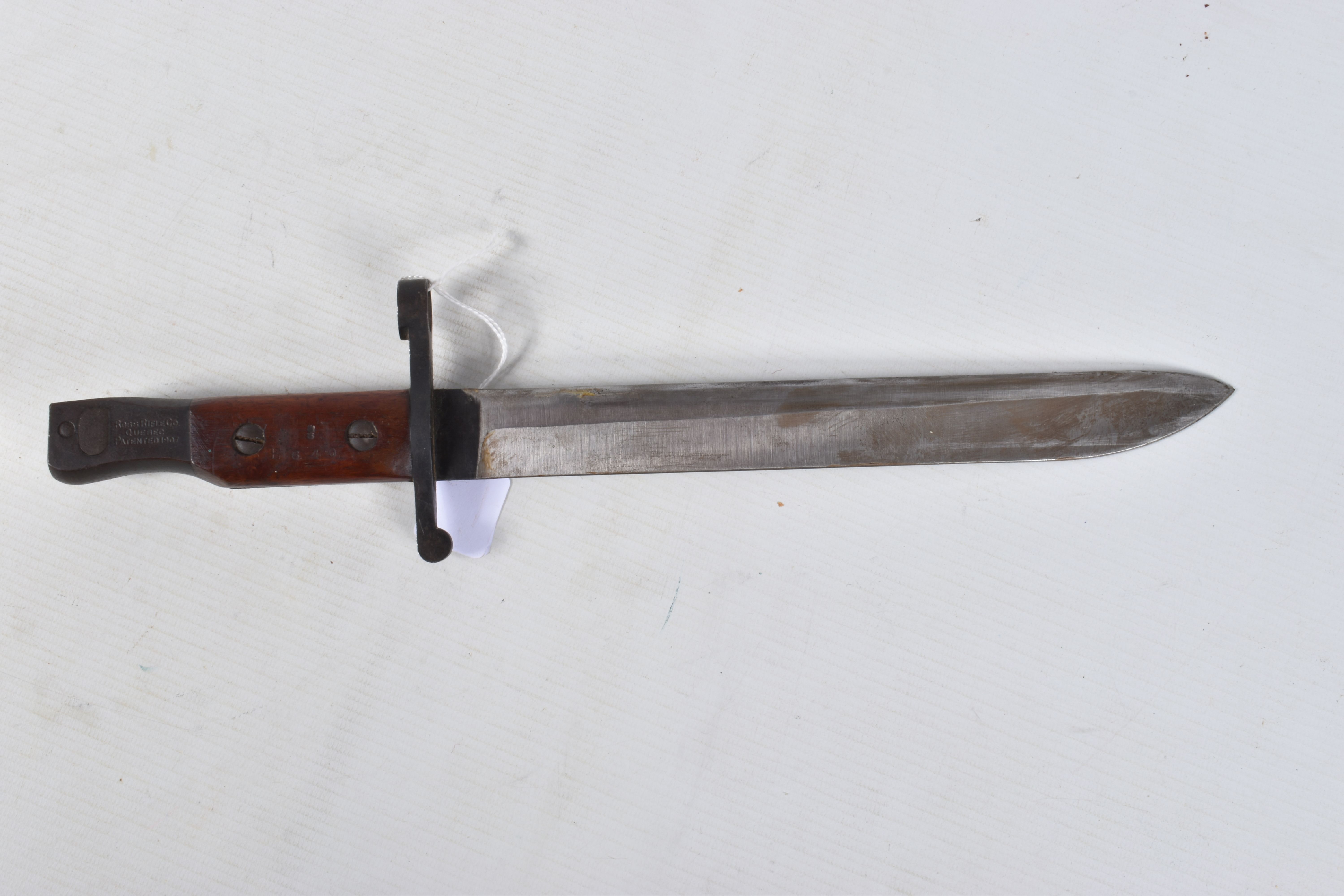 A 1907 PATTERN CANADIAN ROSS RIFLE BAYONET, the blade us unmarked but the handle has 48-H on one - Image 11 of 16