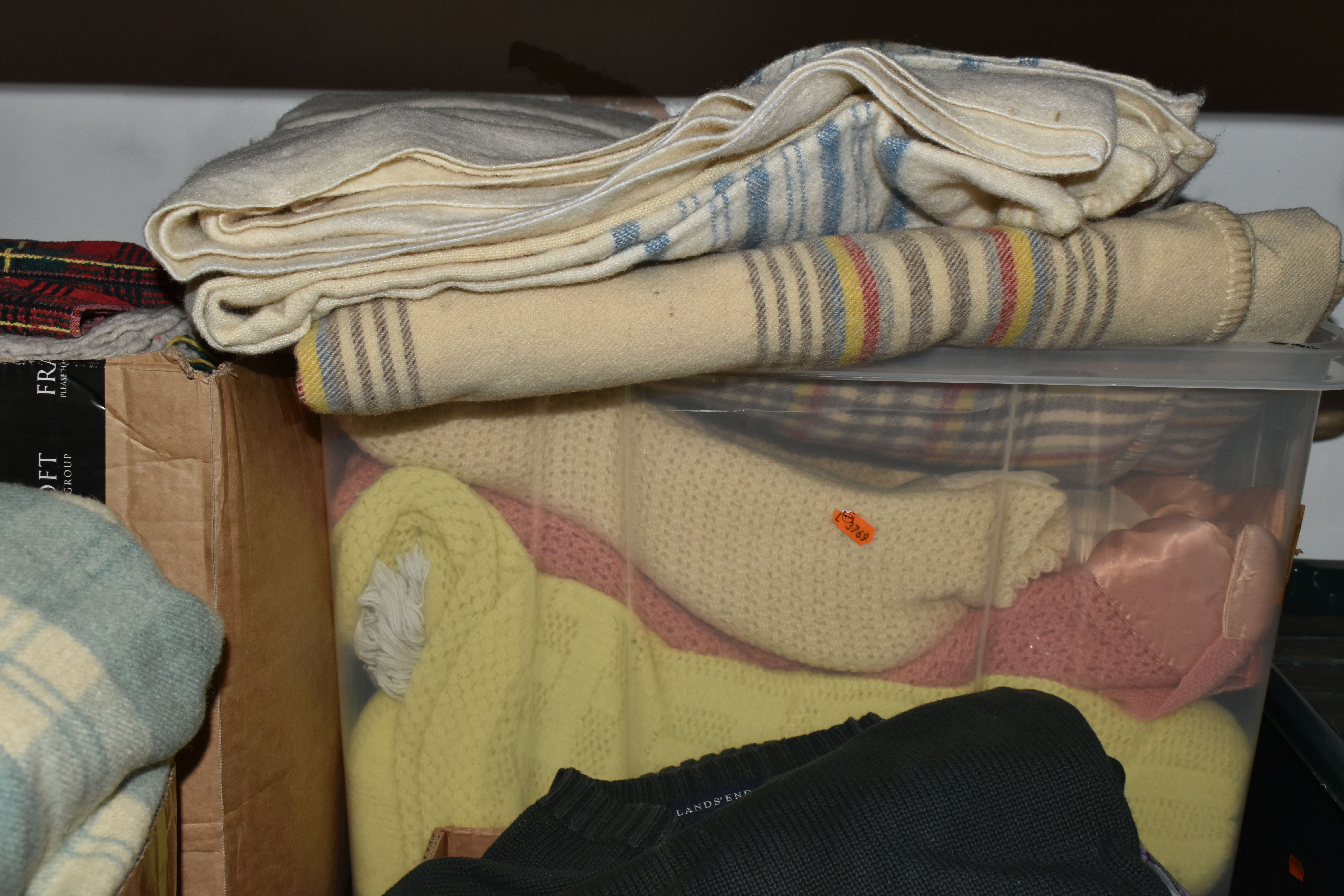FIVE BOXES OF TEXTILES, SHOES AND CLOTHING, to include a large quantity of vintage woollen - Image 3 of 4
