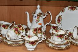 A GROUP OF ROYAL ALBERT 'OLD COUNTRY ROSES' PATTERN COFFEE AND TEAWARE, comprising a coffee pot,