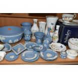 A COLLECTION OF WEDGWOOD PALE BLUE JASPERWARE, AYNSLEY, WEDGWOOD, MINTON AND ROYAL WORCESTER