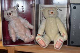 TWO BOXED LIMITED EDITION STEIFF TEDDY BEARS, comprising 407574 Dicky 1930 White 33, 01251/7000