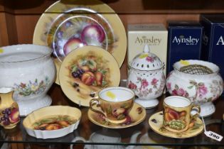 FOURTEEN PIECES OF AYNSLEY BONE CHINA, four pieces boxed, comprising in Orchard Gold pattern: a