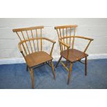 A PAIR OF 20TH CENTURY ERCOL STYLE ELM AND BEECH WINDSOR CHAIRS (condition report: overstained)