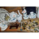 A COLLECTION OF WEDGWOOD 'CLEMENTINE' PATTERN GIFTWARE AND WADE WHIMSIES, comprising twelve pieces
