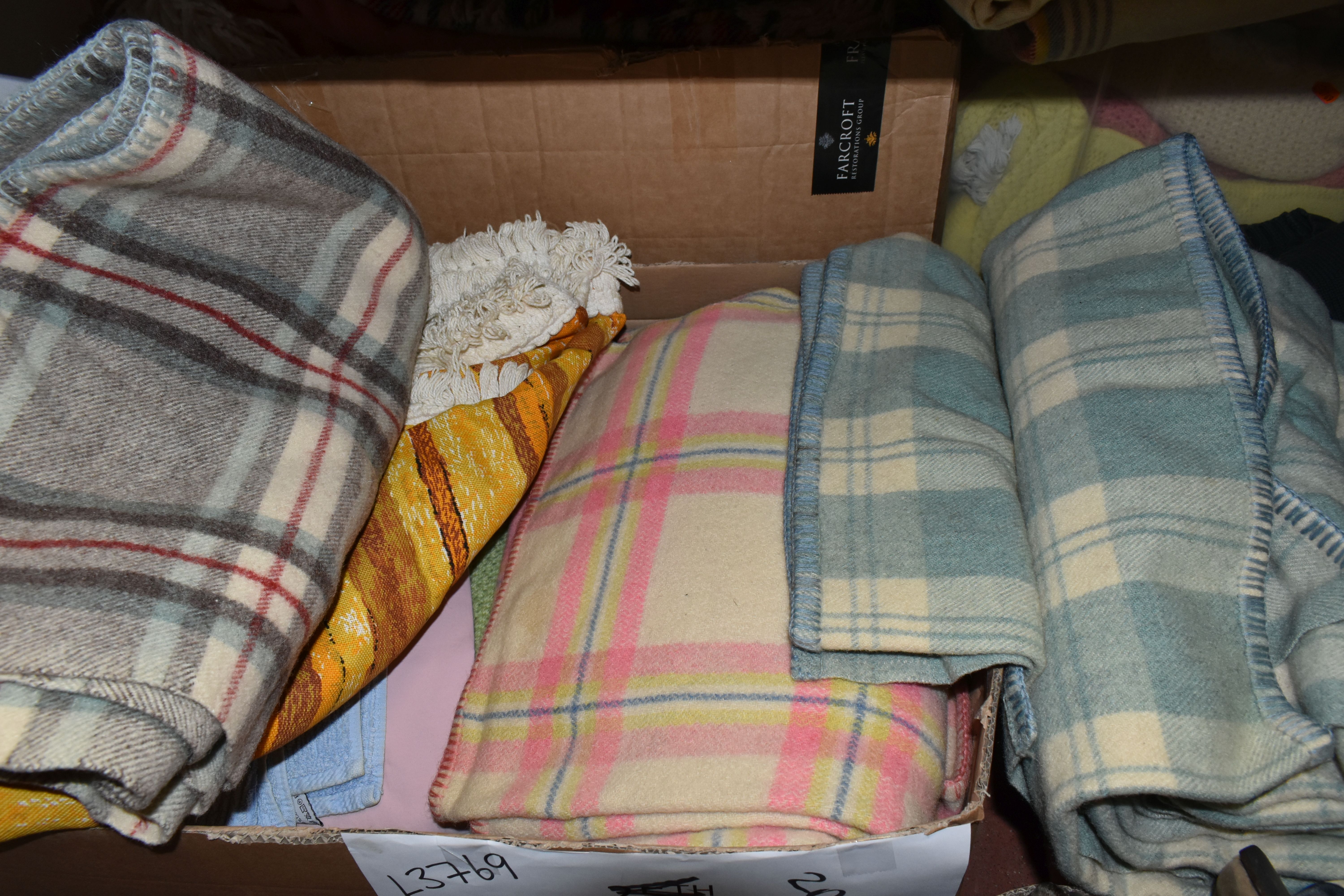 FIVE BOXES OF TEXTILES, SHOES AND CLOTHING, to include a large quantity of vintage woollen - Image 4 of 4