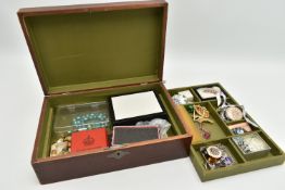 A WOODEN JEWELLERY BOX WITH CONTENTS, to include costume brooches, paste set pendant necklace, scarf