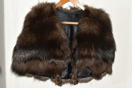 A 1930'S VINTAGE FOX FUR STOLE, a glossy dark brown and grizzle stole (1) (Condition Report: light