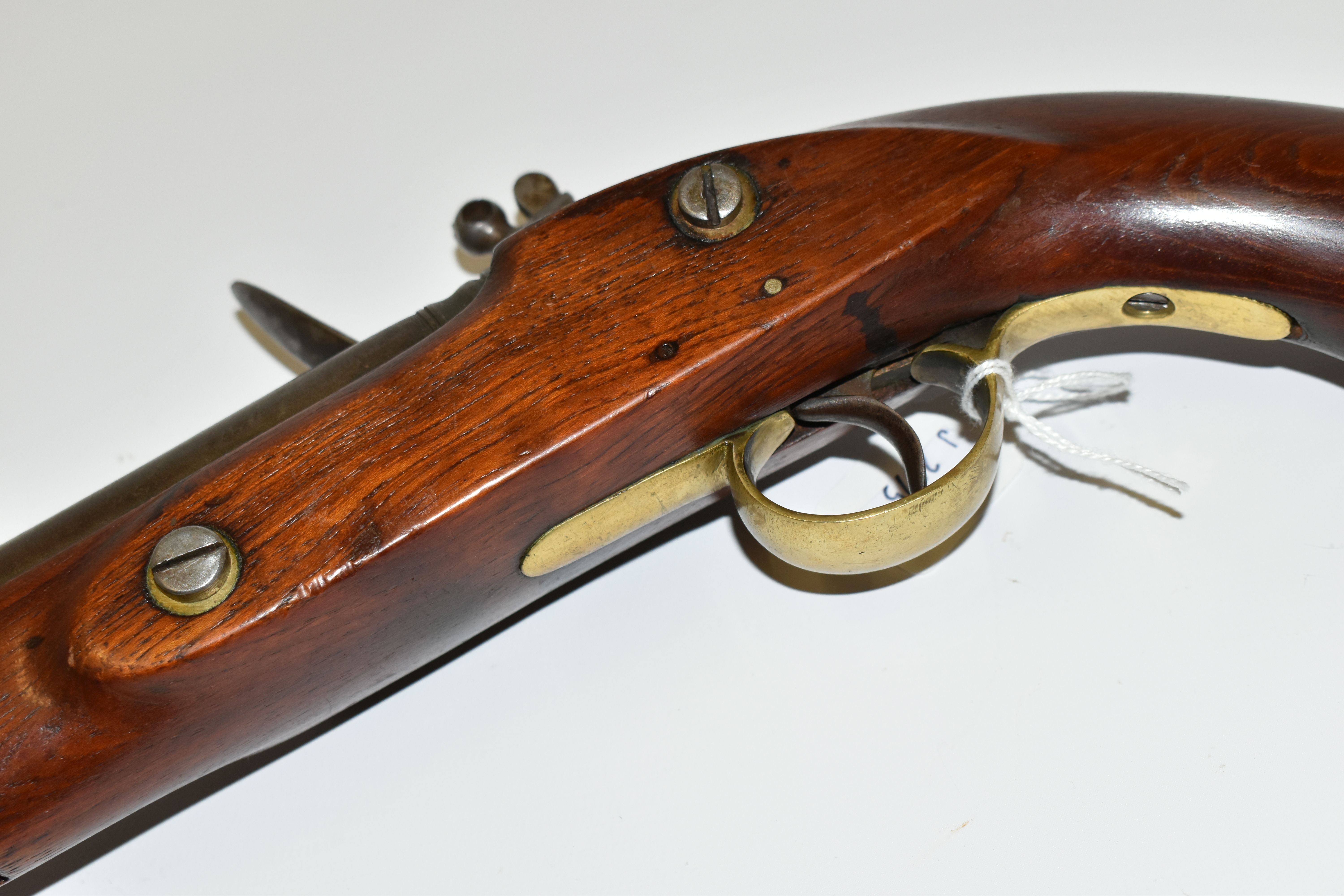 AN ANTIQUE FLINTLOCK SINGLE BARREL 17 BORE MILITARY DESIGN HOLSTER PISTOL, fitted with a 9'' - Image 2 of 8