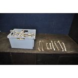A PLASTIC TUB CONTAINING A LARGE SELECTION OF VINTAGE WINDOW LATCHES (condition report: all with
