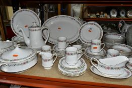 A PARAGON 'BELINDA' PATTERN PART DINNER SERVICE, comprising of eight of the following: dinner