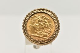 A FULL SOVEREIGN COIN RING, sovereign depicting Elizabeth II, dated 1968, collet set in a heavy
