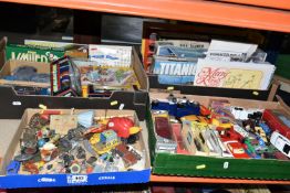 A QUANTITY OF ASSORTED TOYS AND GAMES, to include boxed Justrite Eagle Comic Junorite Stencil
