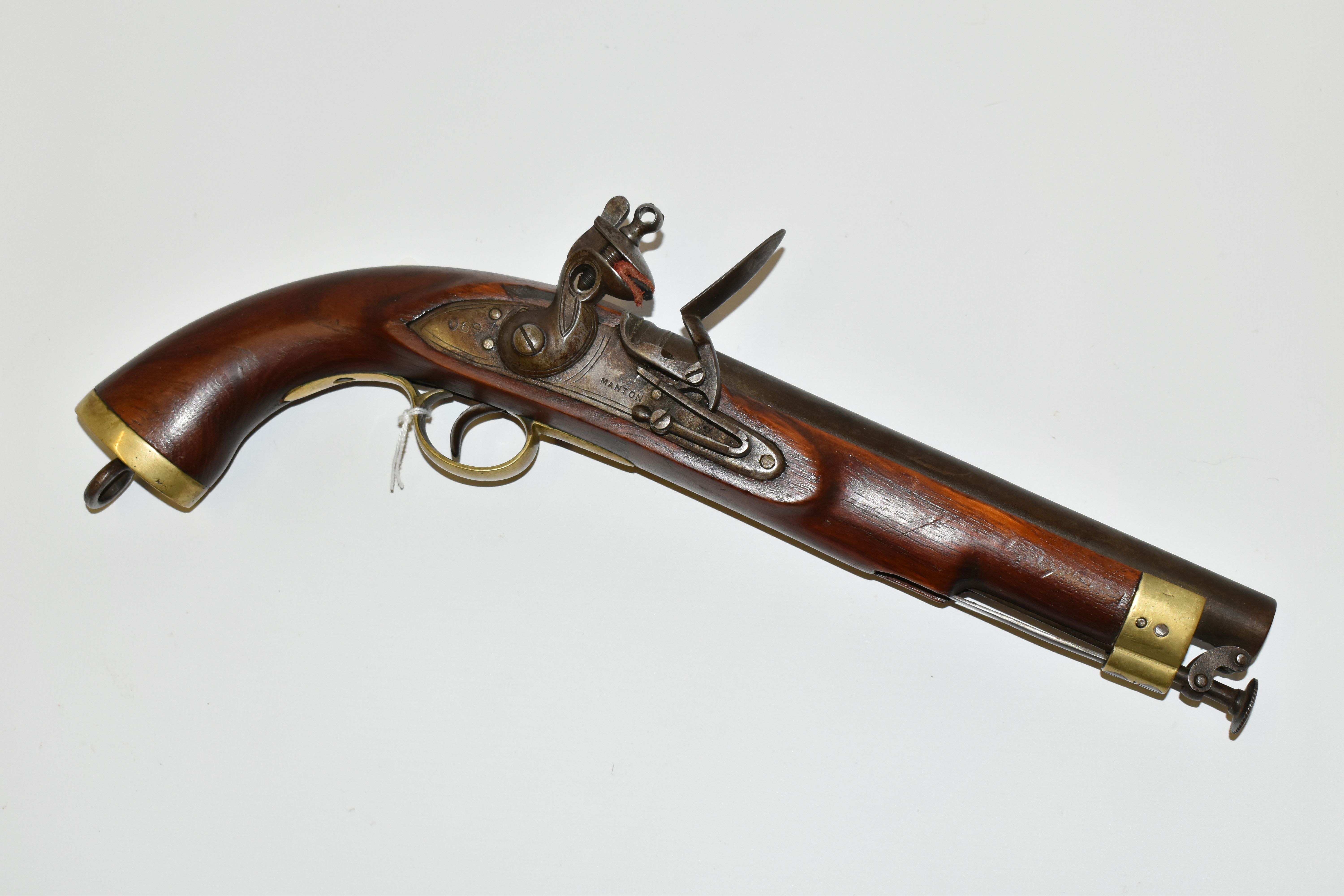 AN ANTIQUE FLINTLOCK SINGLE BARREL 17 BORE MILITARY DESIGN HOLSTER PISTOL, fitted with a 9'' - Image 4 of 8