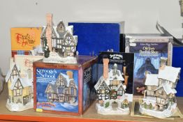 A LARGE COLLECTION OF BOXED DAVID WINTER COTTAGES, comprising a Christmas Special 'Christmas