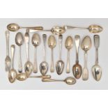 AN ASSORTMENT OF SILVER TEASPOONS, to include an engraved teaspoon, hallmarked 'Dorothy Langlands'
