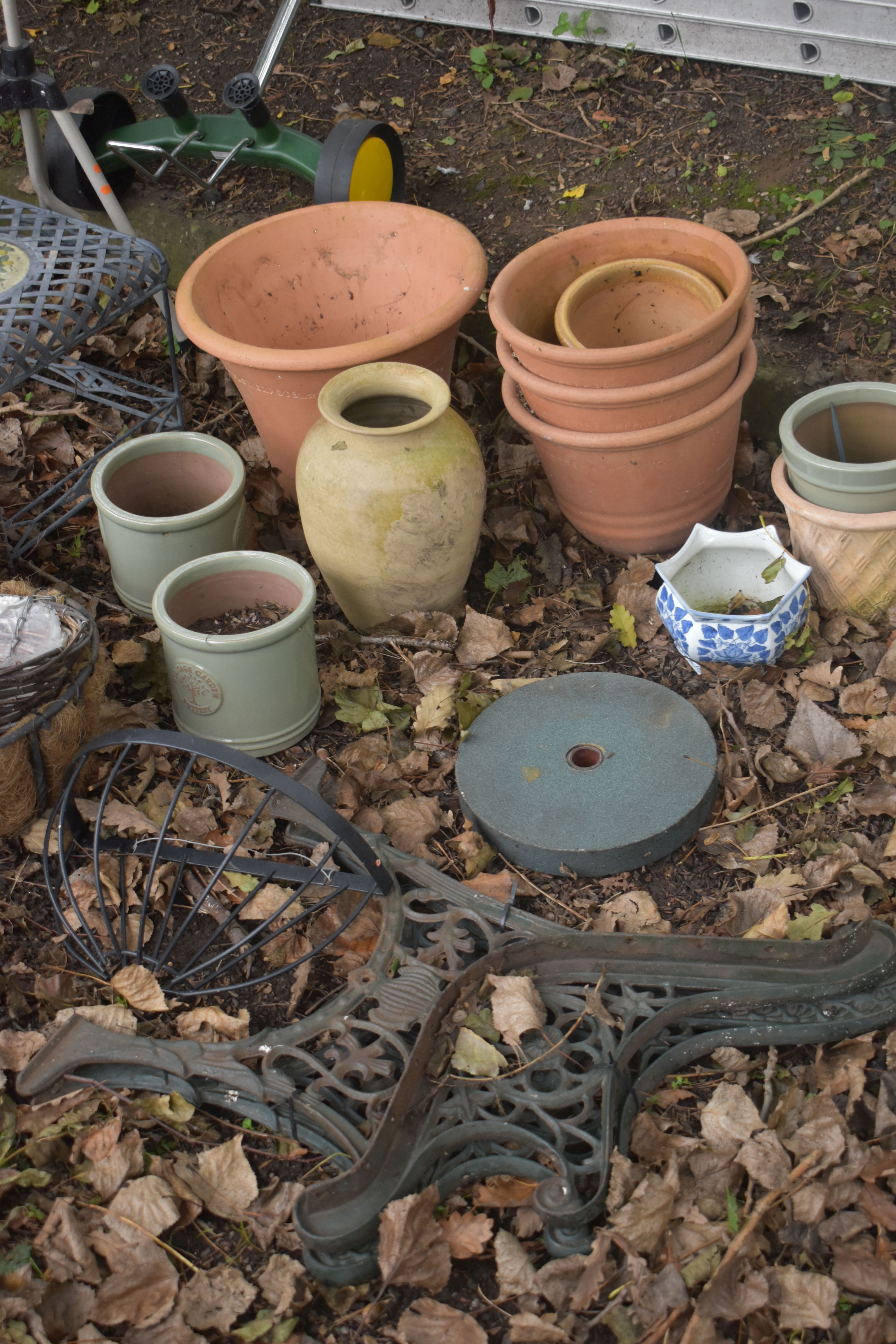 A SELECTION OF MISCELLANEOUS GARDEN ITEMS, to include twenty plus plant pots, a pair of aluminium - Image 3 of 5