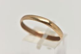 A POLISHED 9CT GOLD BAND RING, hallmarked 9ct London, ring size W, approximate gross weight 1.6