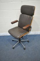 MARTIN STOLL FOR GIROFLEX, A MID CENTURY MODEL 82 SWIVEL OFFICE CHAIR, with a bent plywood frame,
