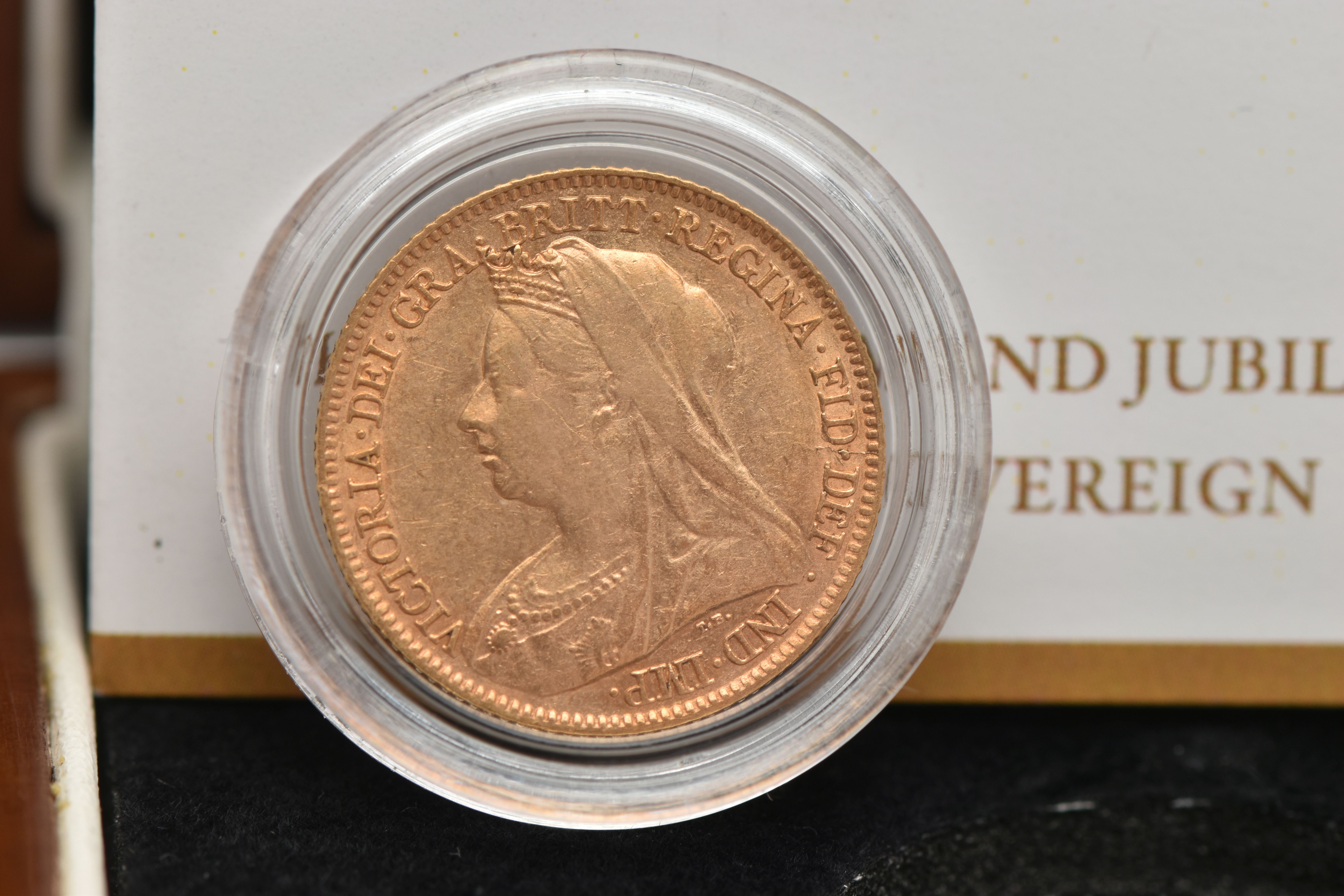 AN 1897 QUEEN VICTORIA GOLD HALF SOVEREIGN COIN IN BOX OF ISSUE WITH ACCOMPANYING CERTIFICATE - Image 2 of 3