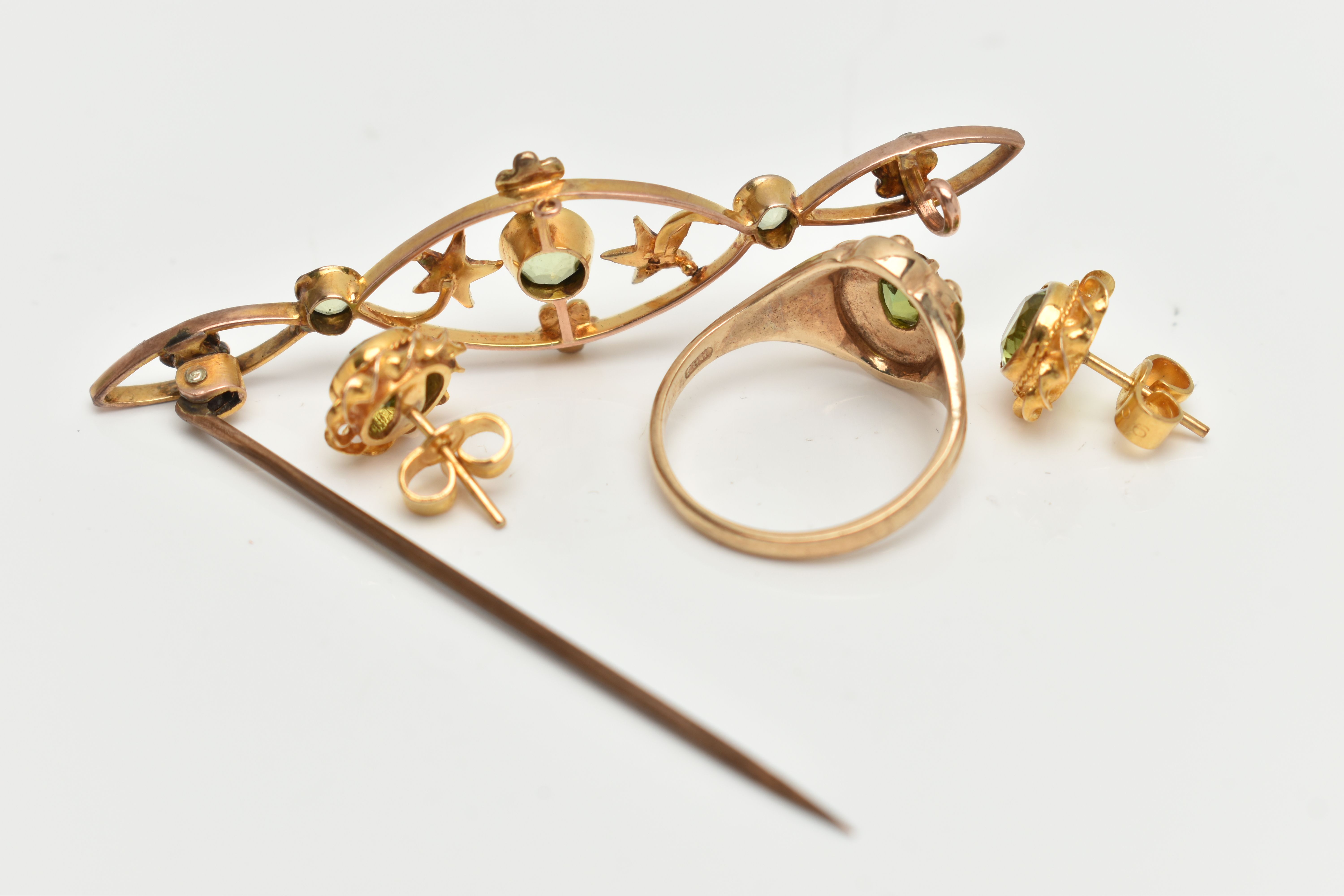 A SMALL ASSORTMENT OF PERIDOT SET JEWELLERY, to include a 9ct gold ring set with an oval cut - Image 4 of 4
