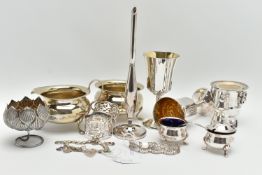 AN ASSORTMENT OF ITEMS, to include a silver napkin ring, hallmarked 'John Thompson & Sons'