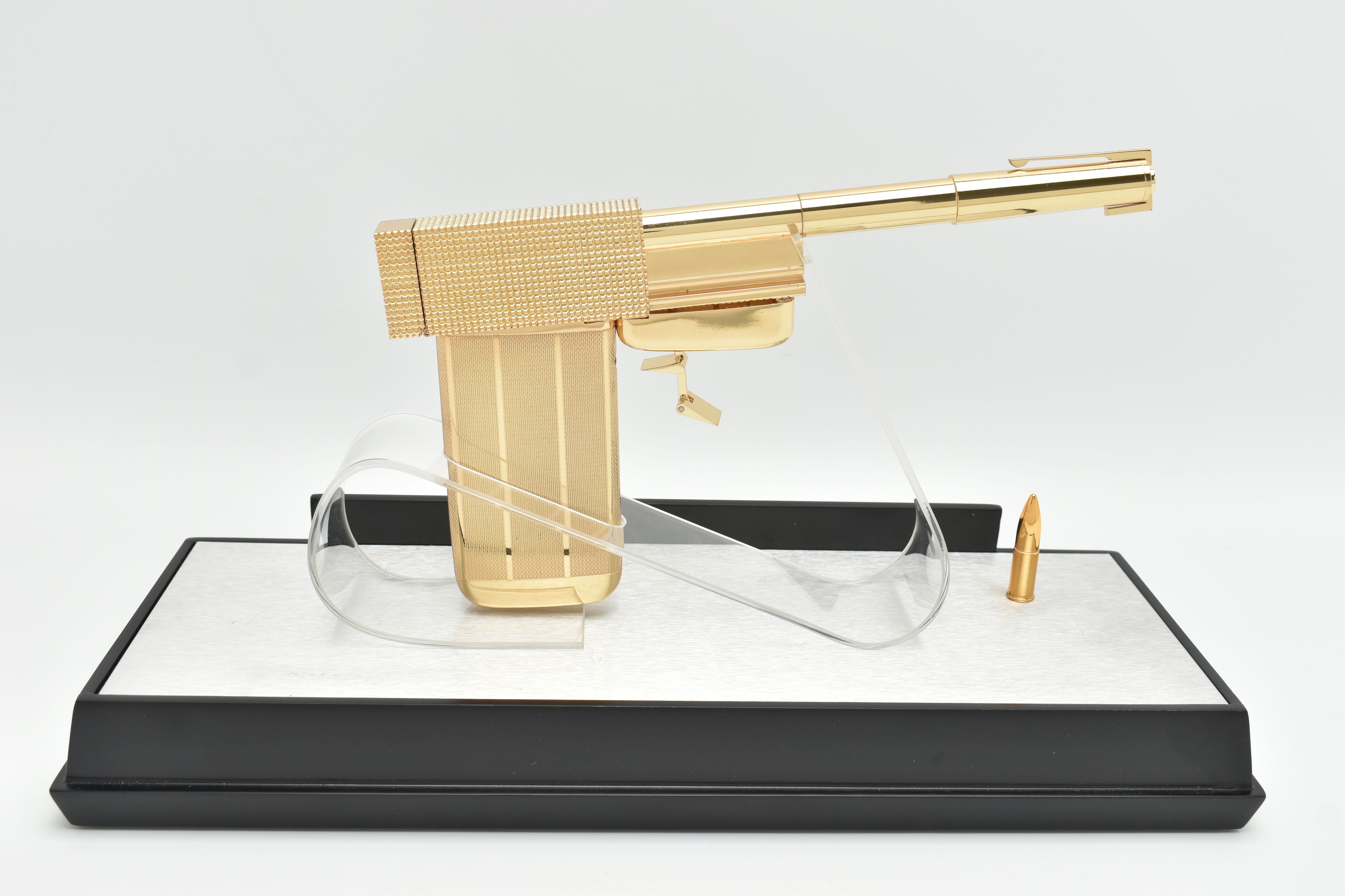 007 / JAMES BOND INTEREST: A BOXED AND CASED LIMITED EDITION 18CT GOLD PLATED 1:1 SCALE AUTHENTIC - Image 6 of 22