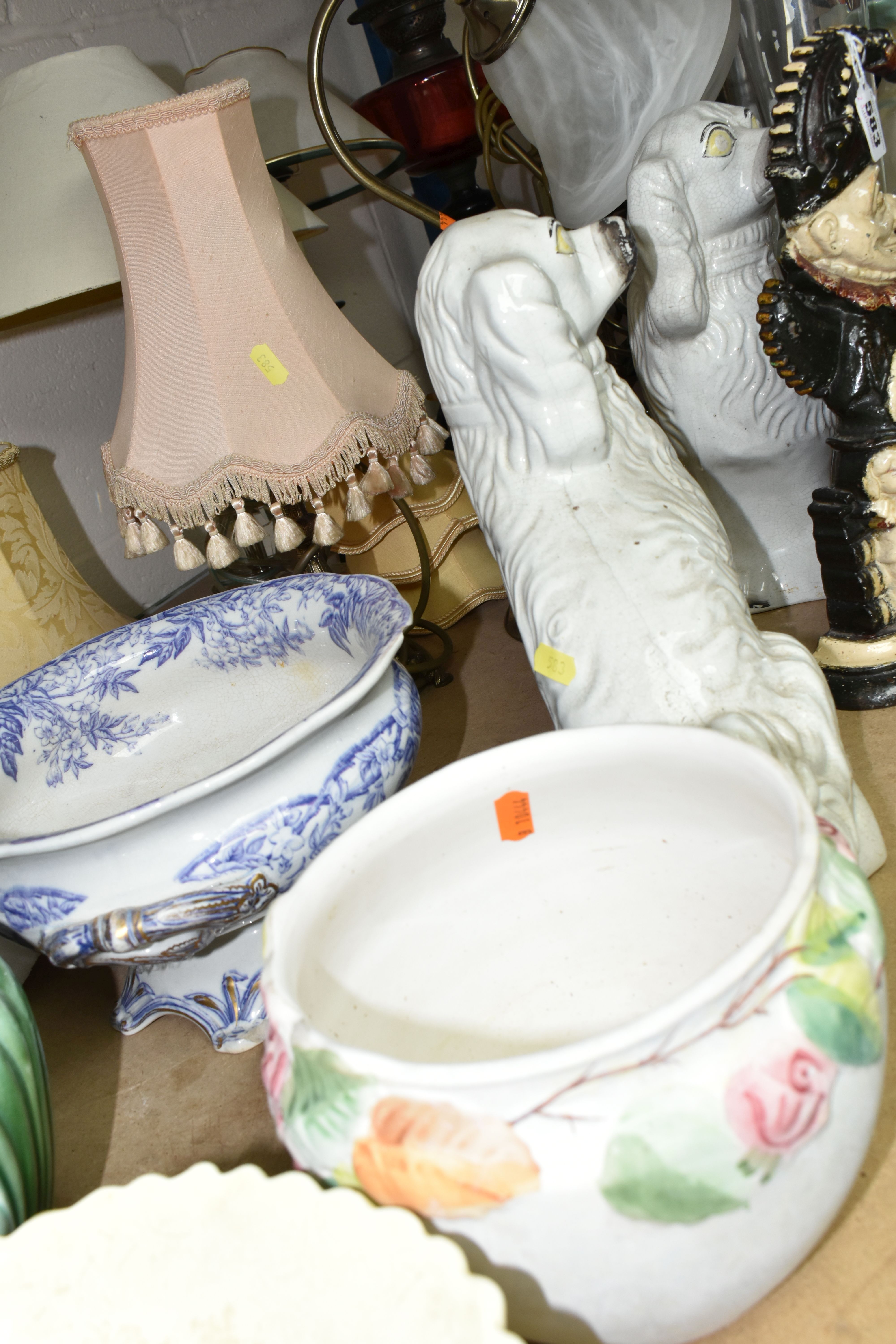 A GROUP OF TABLE LAMPS, PLANTERS, VASES AND SUNDRY ITEMS, to include a cast iron doorstop in the - Image 9 of 9