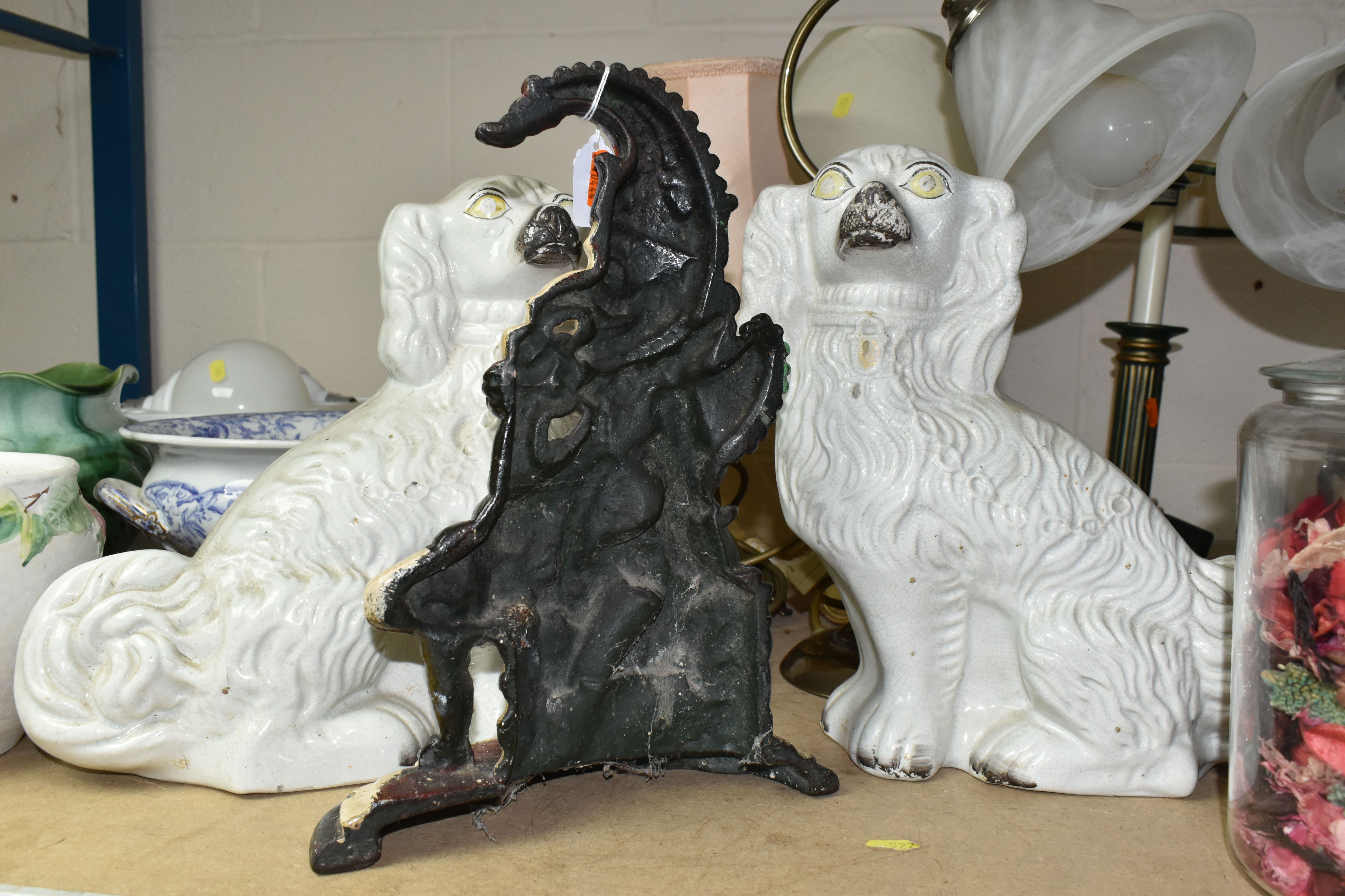 A GROUP OF TABLE LAMPS, PLANTERS, VASES AND SUNDRY ITEMS, to include a cast iron doorstop in the - Image 8 of 9