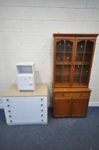 A MODERN CHEST OF FIVE LONG DRAWERS, width 92cm x depth 60cm x height 75cm, a teak effect bookcase