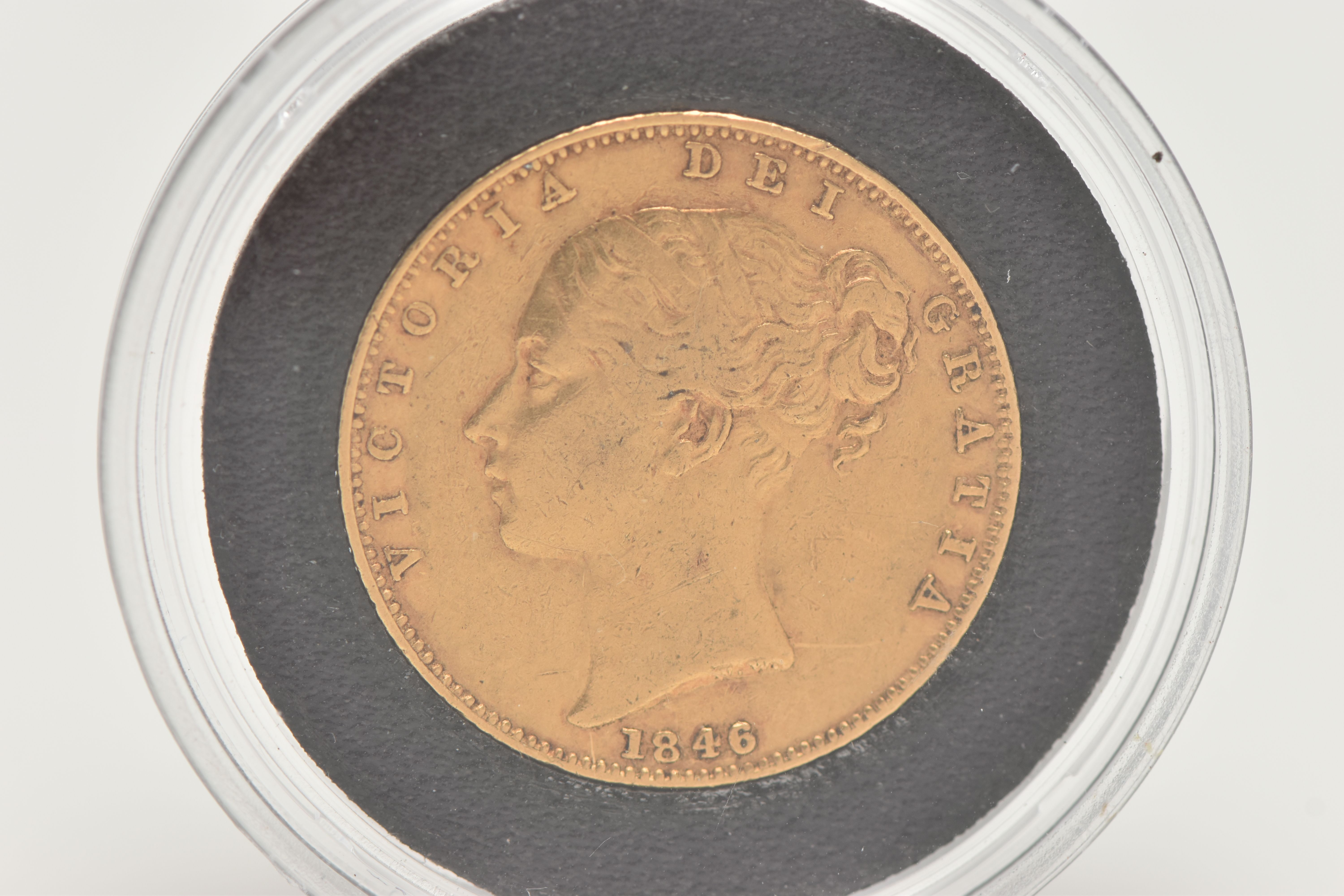 A VICTORIA SHEILD BACK FULL SOVEREIGN GOLD COIN, dated 1846, within a protective capsule - Image 2 of 2