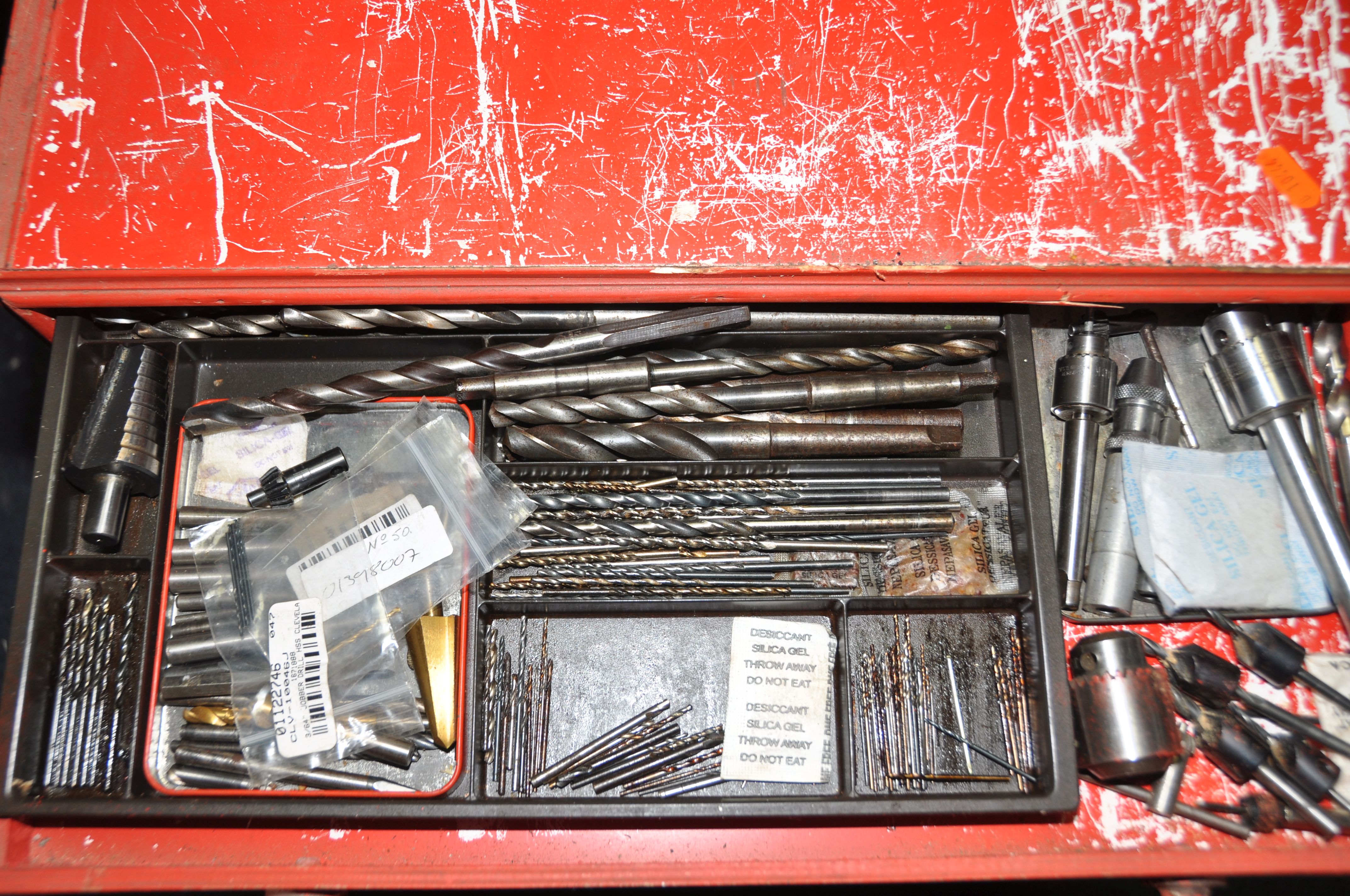 A PLYWOOD CHEST OF ELEVEN DRAWERS CONTAINING DRILL BITS, to include HSS, Taper shank, reamers, etc - Image 2 of 12