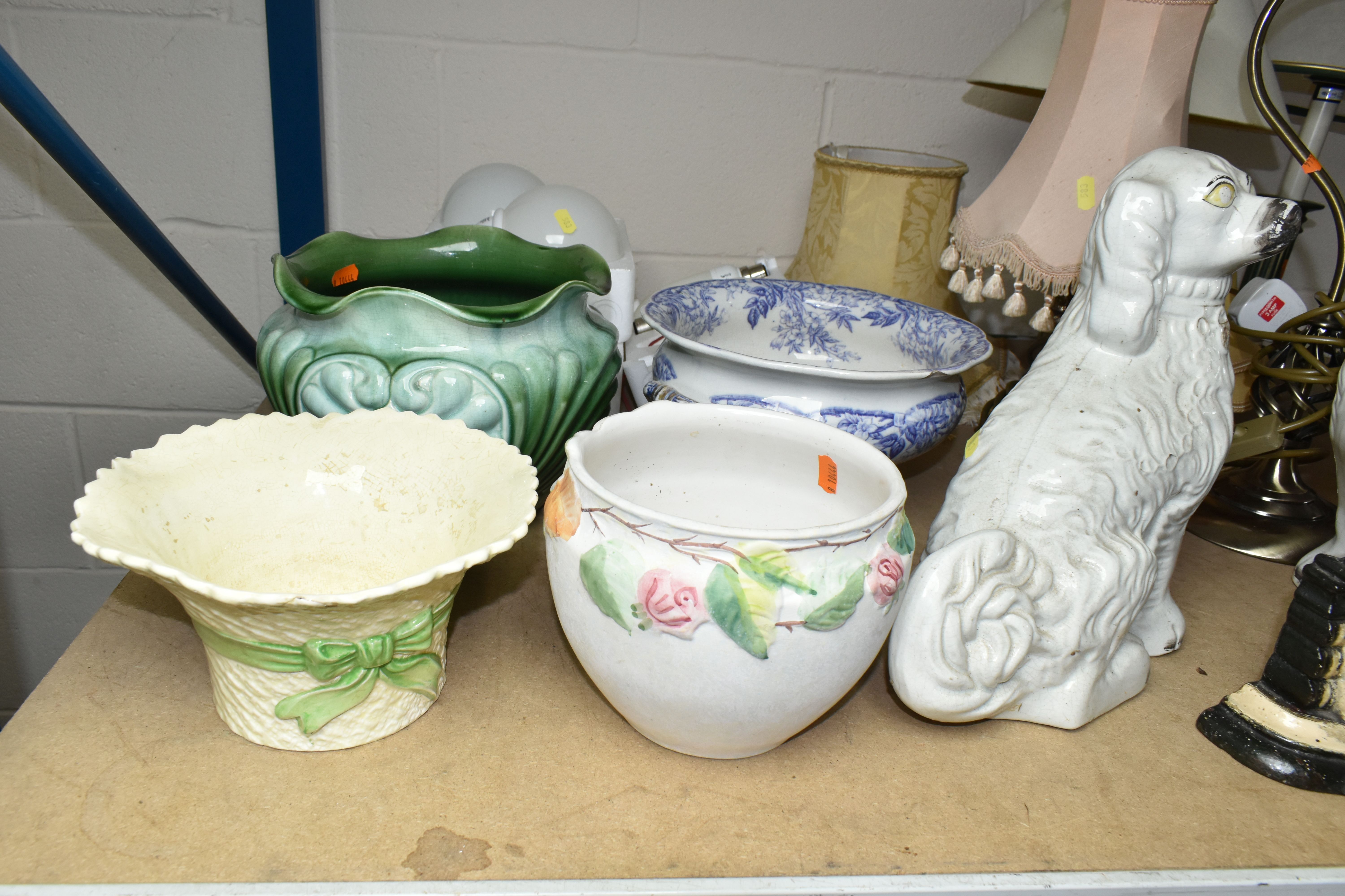 A GROUP OF TABLE LAMPS, PLANTERS, VASES AND SUNDRY ITEMS, to include a cast iron doorstop in the - Image 3 of 9