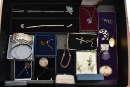 A BOX OF ASSORTED JEWELLERY, to include a silver circular locket with chain, hallmarked