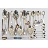 AN ASSORTMENT OF SILVER FLATWARE, to include a set of six coffee spoons, hallmarked 'Hukin & Heath