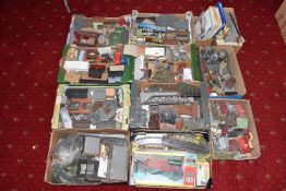 A LARGE QUANTITY OF MAINLY OO/HO GAUGE MODEL RAILWAYS LINESIDE AND SCENIC ACCESSORIES, to include