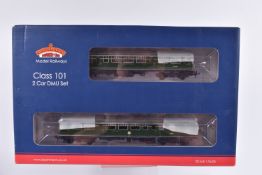 A BOXED BACHMANN BRANCHLINE MODEL RAILWAYS TWO CAR SET, OO Gauge, Class 101 DMU in BR Green with