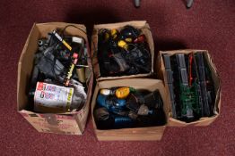 A QUANTITY OF UNBOXED AND ASSORTED SCALEXTRIC ACCESSORIES, to include hand controllers, fencing, and