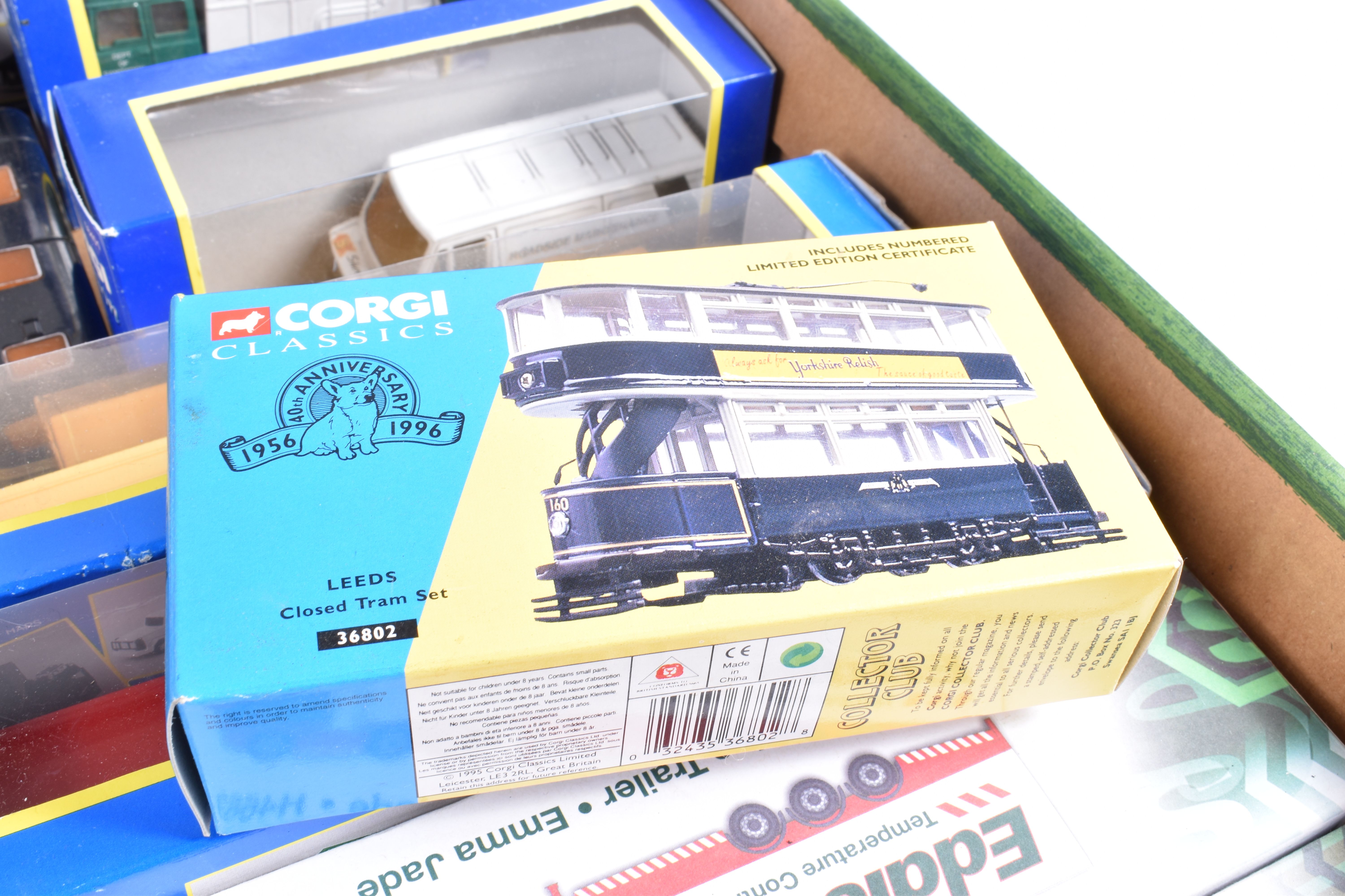 A QUANTITY OF BOXED AND UNBOXED DIECAST TRUCK, LORRY, BUS AND COACH MODELS, mainly modern items - Image 3 of 4