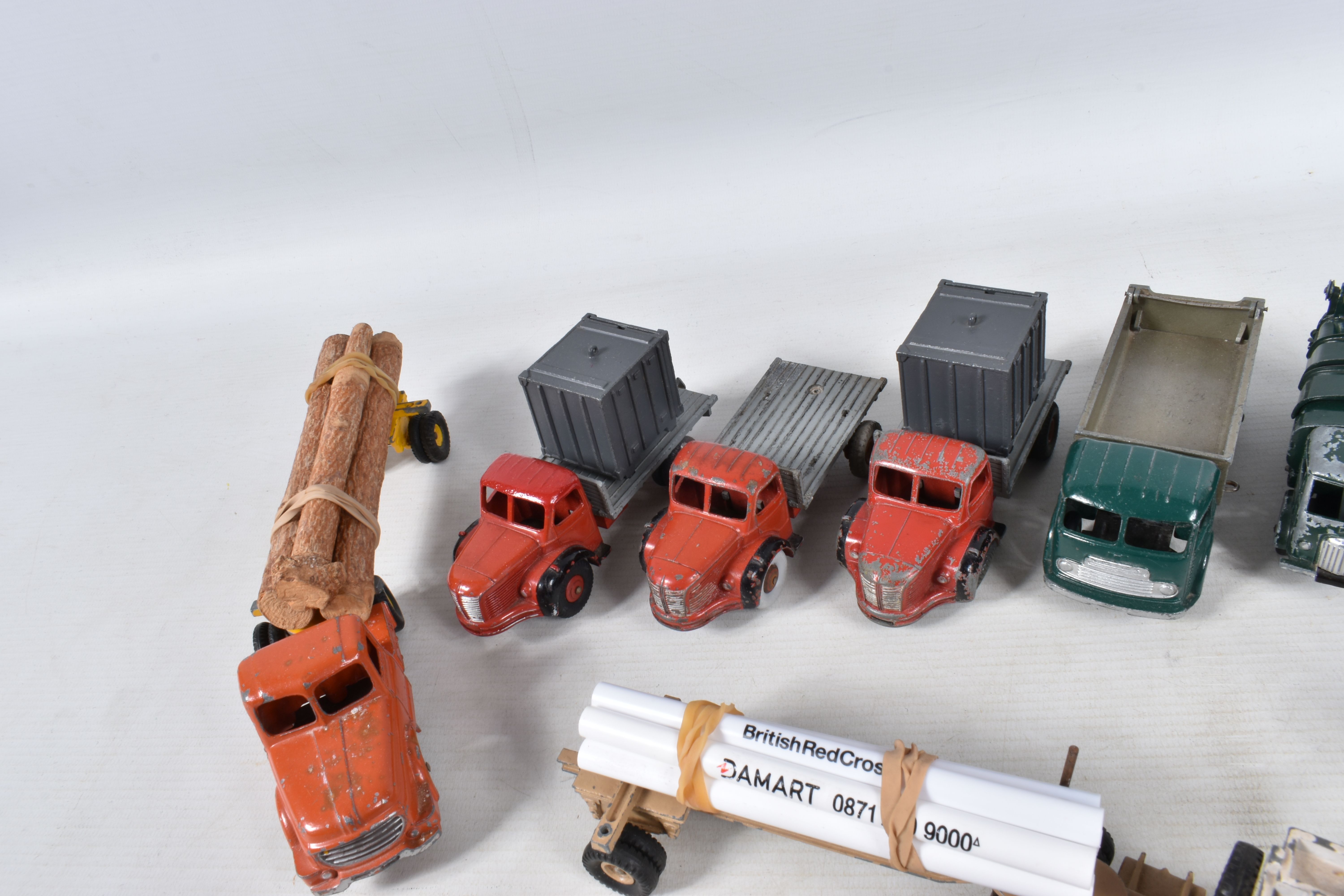 A QUANTITY OF UNBOXED AND ASSORTED PLAYWORN FRENCH DINKY TOYS LORRIES AND TRUCKS, to include Panhard - Image 4 of 7