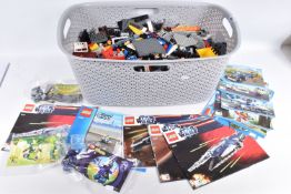 A LARGE TRAY OF LOOSE LEGO AND INSTRUCTION BOOKLETS, books included numbers Lego city 3368, 7637,