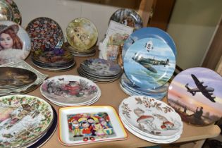 A QUANTITY OF COLLECTORS PLATES, to include eight Coalport 'Reach for the Sky' aviation plates,