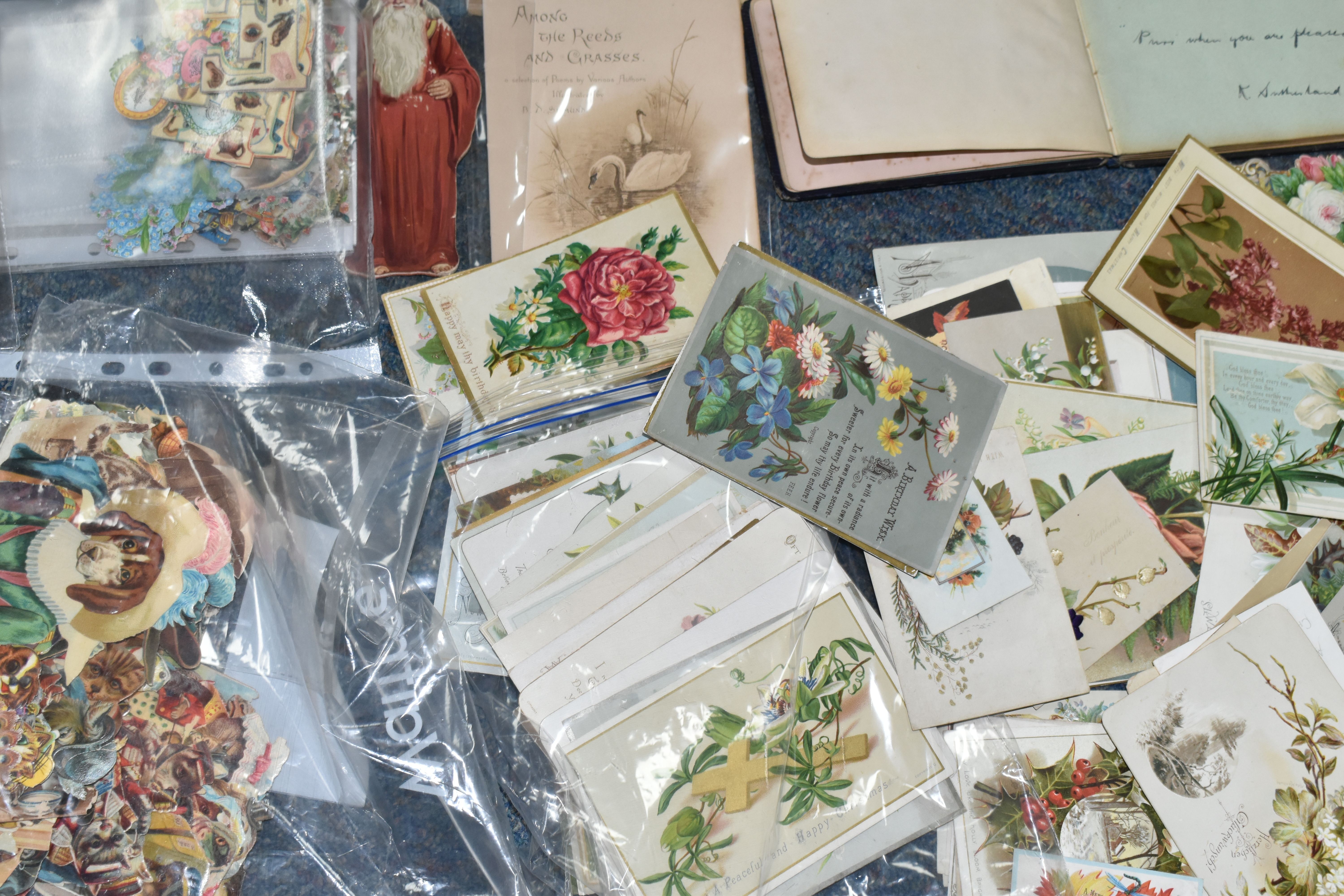 A LARGE COLLECTION OF VICTORIAN/EDWARDIAN EPHEMERA comprising of approximately 850 greetings card, - Image 5 of 8
