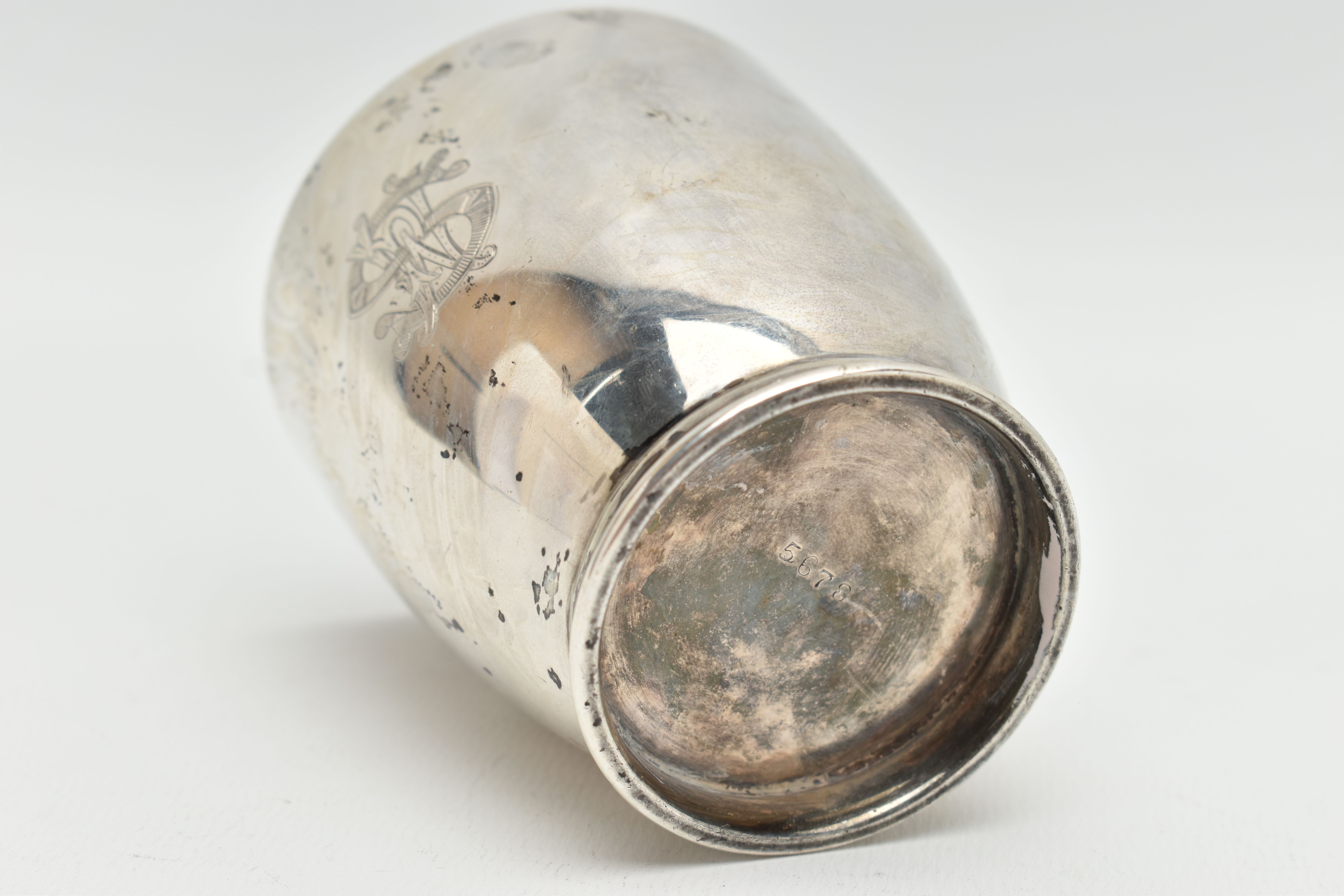 AN EDWARD VII SILVER MUG, cylindrical mug with reed base and square section scroll handle, - Image 5 of 5