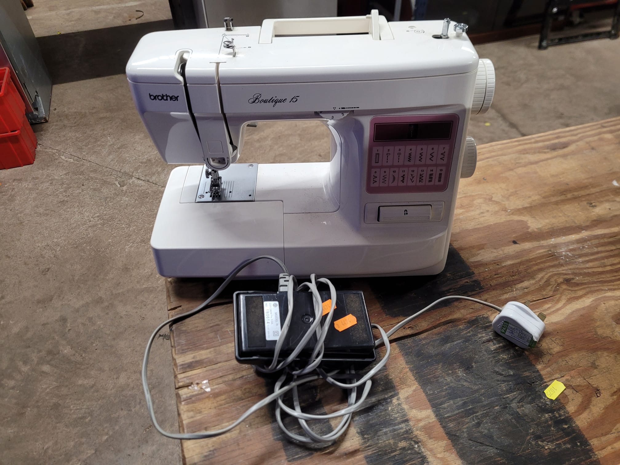 A BROTHER BOUTIQUE 15 SEWING MACHINE with foot pedal and cover (PAT pass and working) - Image 2 of 4