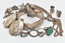 A BAG OF SILVER AND WHITE METAL JEWELLERY, to include a foliage detailed hinged bangle, hallmarked