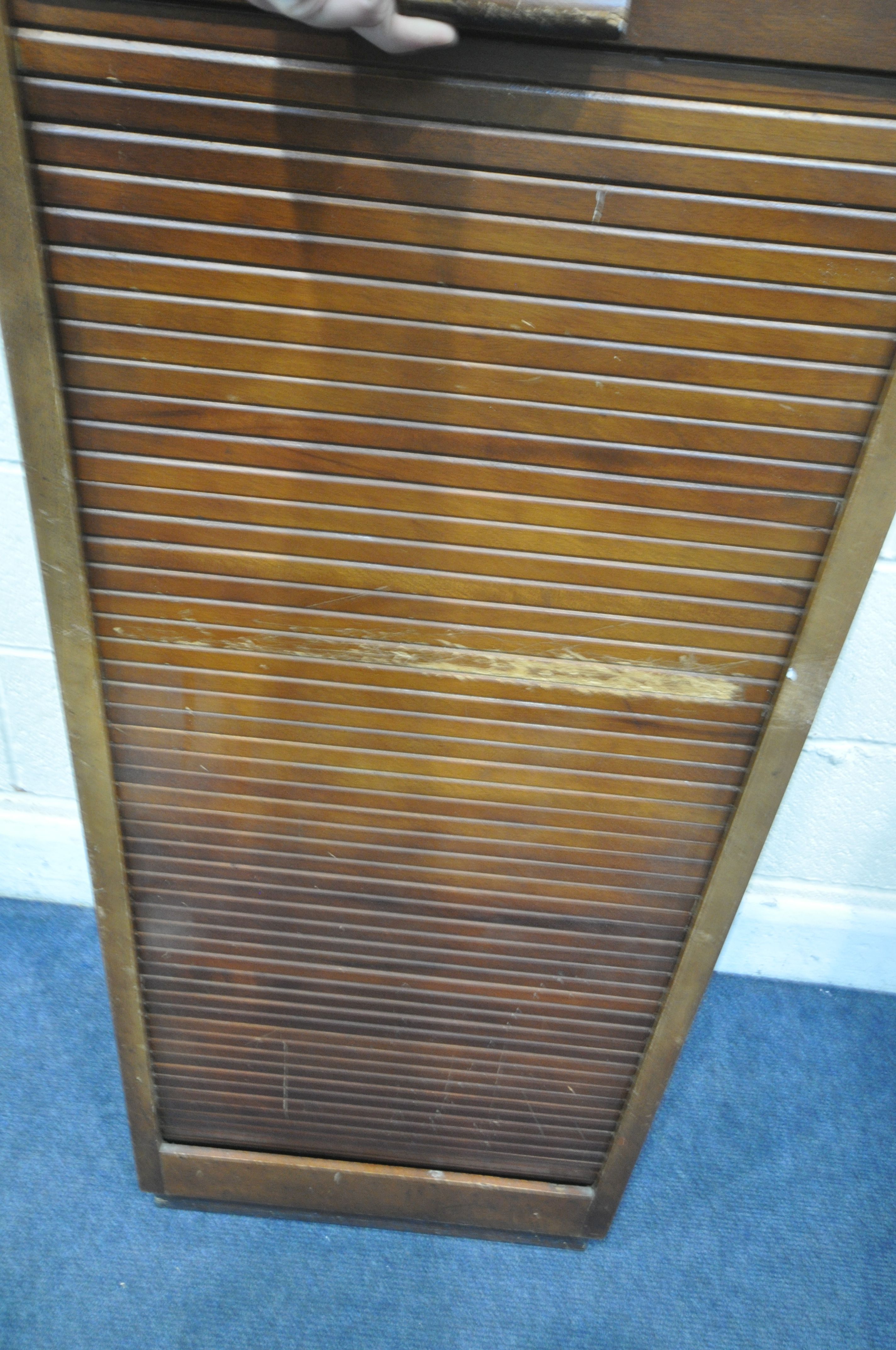 A DURRANT OFFICE FURNITURE OAK TAMBOUR FRONT CABINET, with nine internal slides, width 47cm x - Image 5 of 6