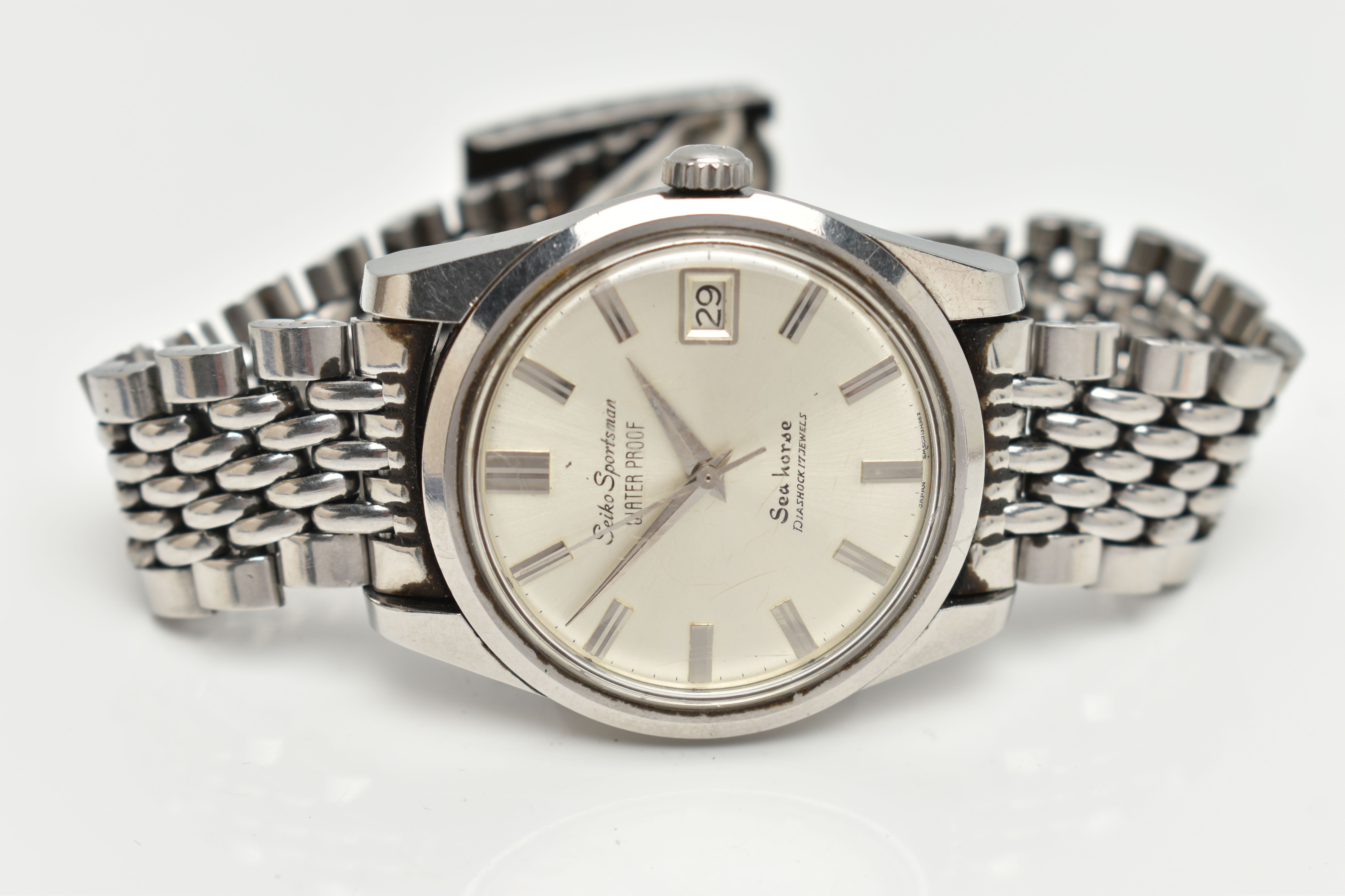 A GENTS 'SEIKO' WRISTWATCH, manual wind, round silver dial signed 'Seiko Sportsman, water proof, Sea - Image 4 of 6