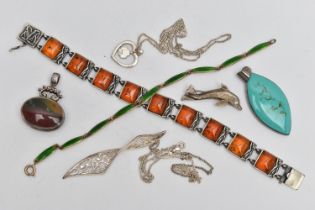 AN 'ASKEL HOLMSEN' NORWEGIAN ENAMEL BRACELET AND OTHER ITEMS OF JEWELLERY, gilt white metal bracelet