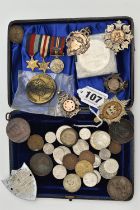 A SMALL ASSORTMENT OF MEDALS AND COINS, to include three silver and yellow metal medals, each